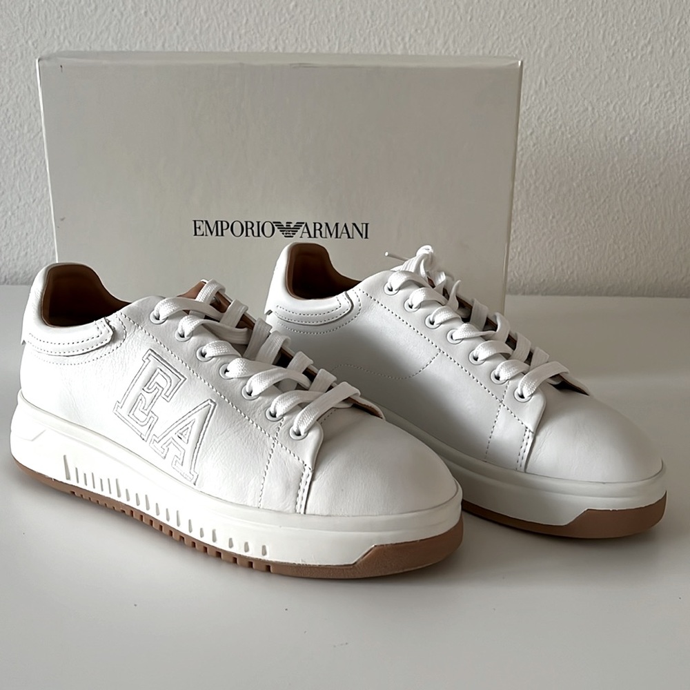 NWT Emporio Armani White nappa leather sneakers w/ Embroidered logo & eagle sz9